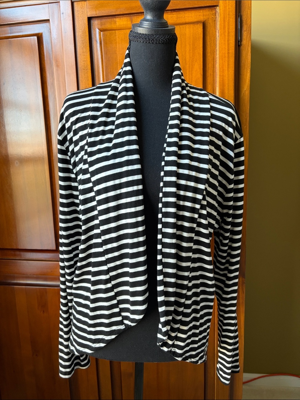 Black/White Kenar Cardigan
